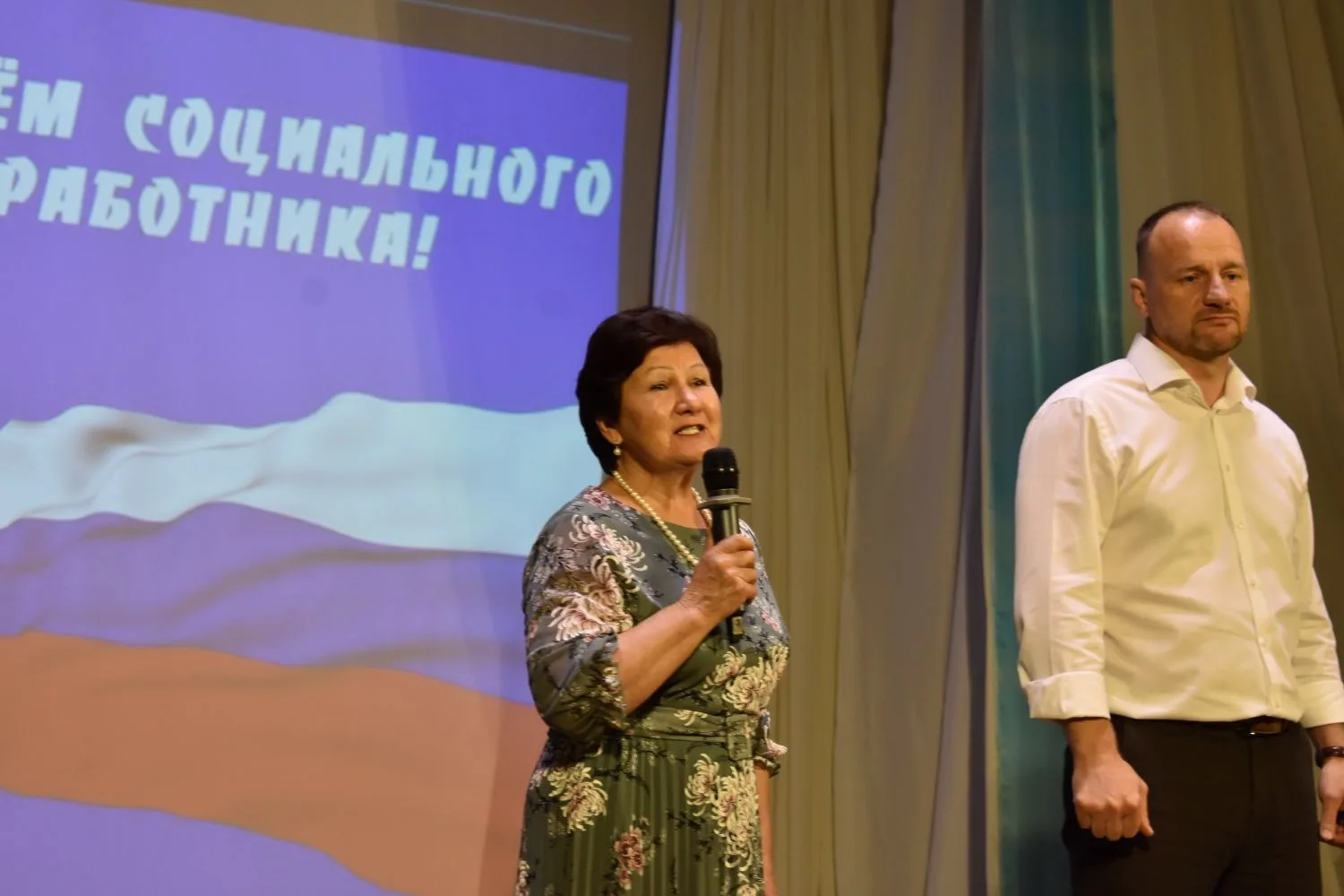 🎉 С Днём социального работника!

В КЦ «СВЕТ» прошло чествование тех, кто каждый день дарит заботу и