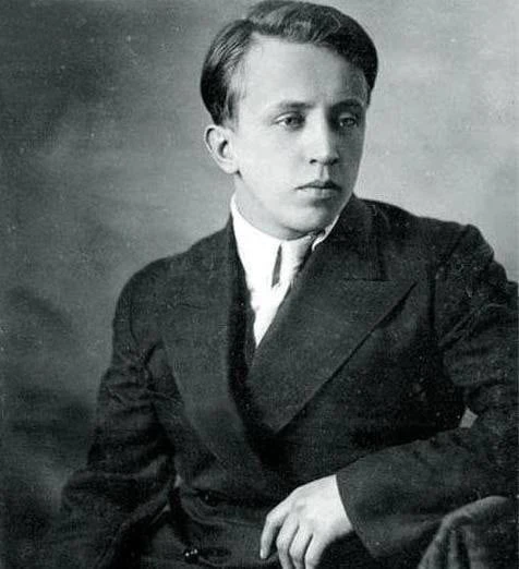 13 августа 1937 года был расстрелян Юрий Есенин - сын поэта Сергея Есенина, осуждённый по ложному об