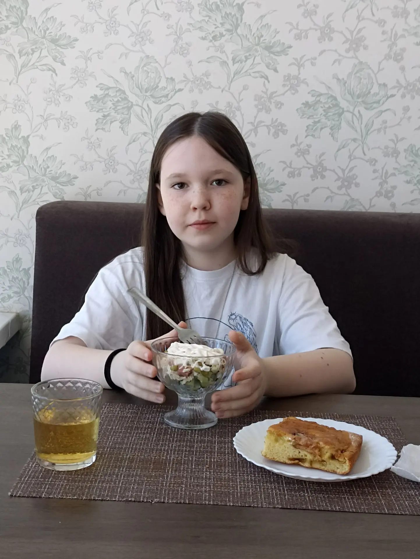 Сегодня моей внученьке Кристине 13 лет 🎉🎉🎉