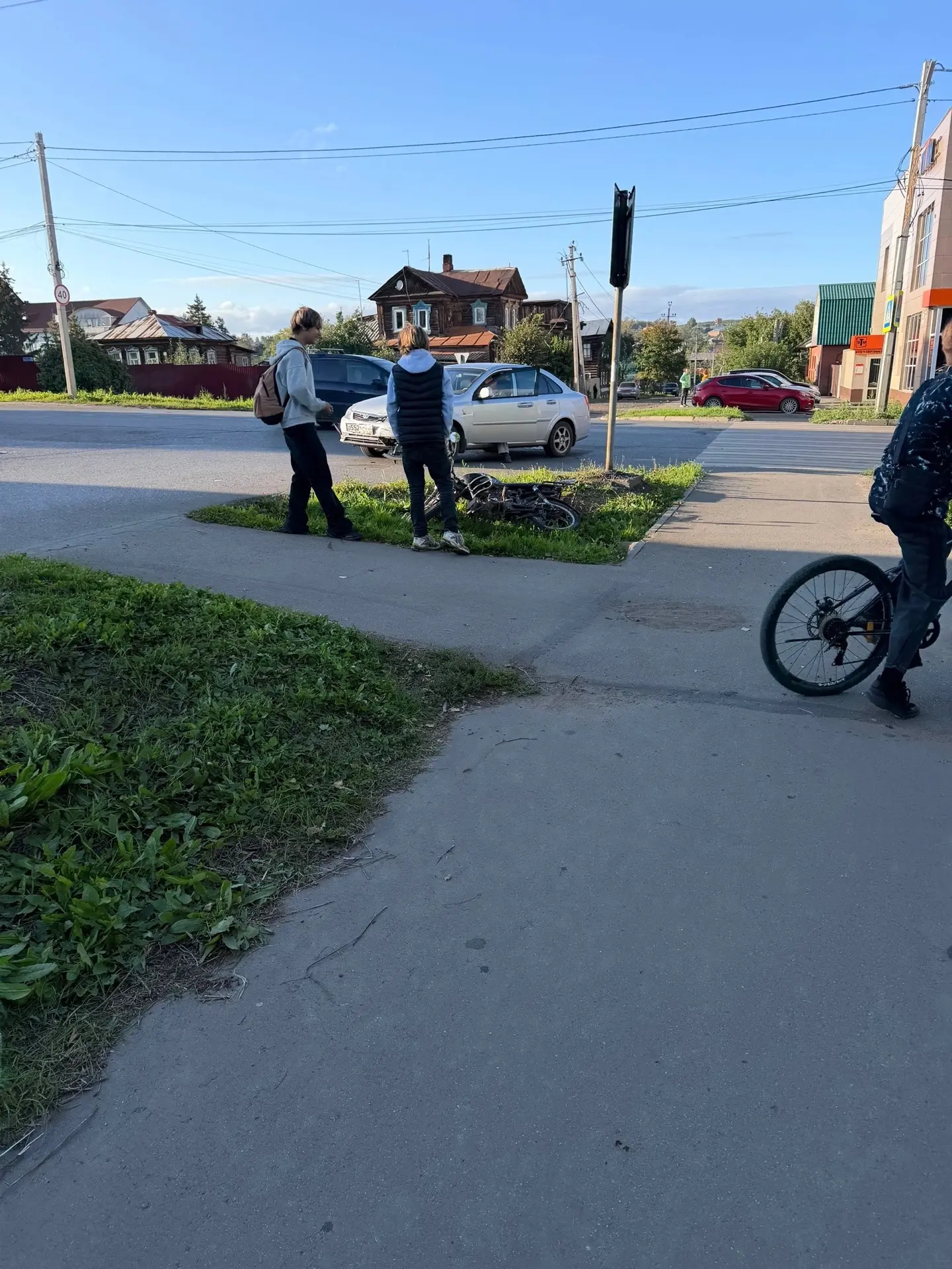Сбили мопедиста
