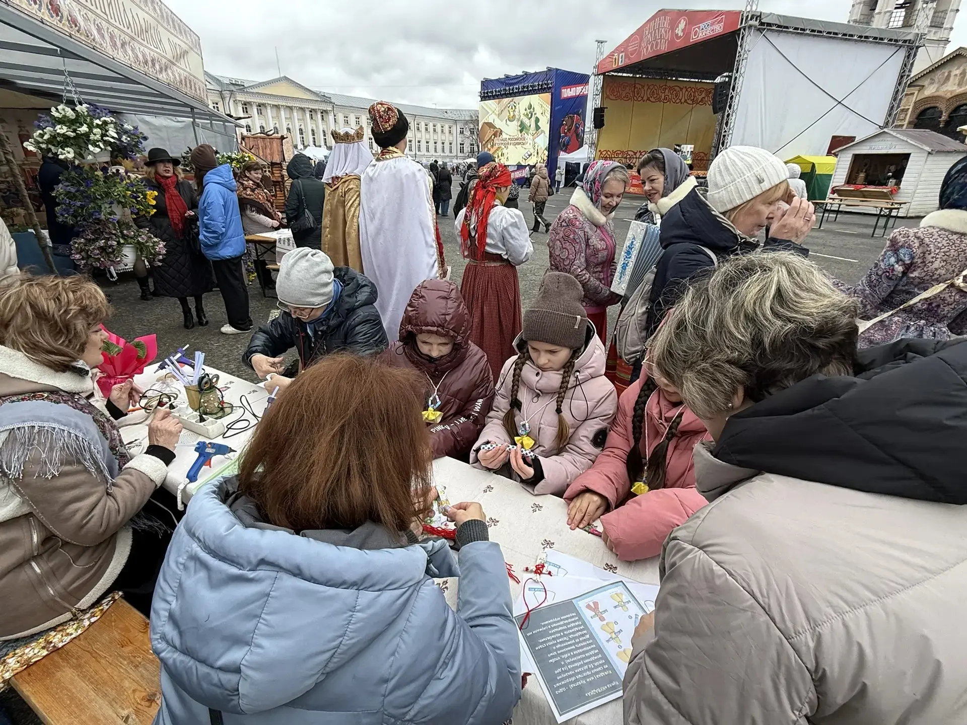 Сегодня на Советской площади в Ярославле стартовал первый в регионе национальный эногастрономический