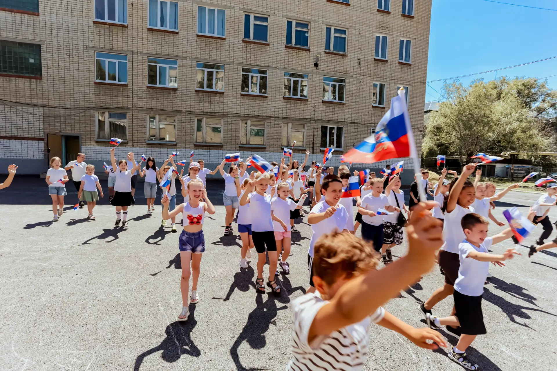 🇷🇺 День России в районах Саратовской области: патриотизм, творчество и хорошее настроение

Дорогие