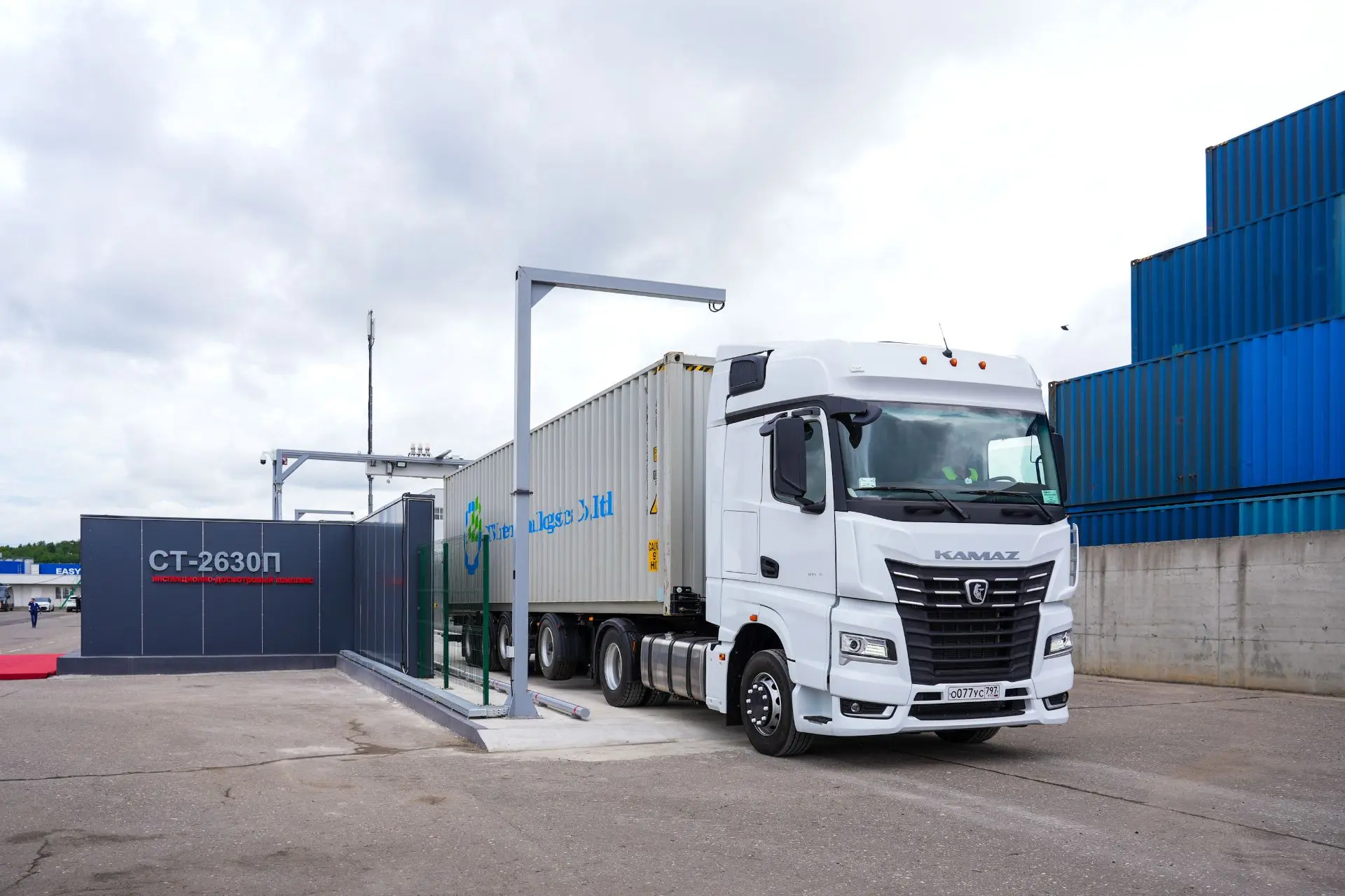 🚛 Ростех запустил портальный ИДК в Подмосковье.  Губернатор Московской области Андрей Воробьев и ген