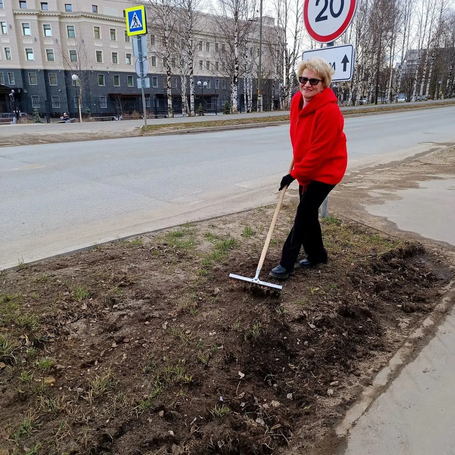 🌸 Весенний субботник – время, проведенное с пользой в кругу коллег!  Сегодня мы всей нашей дружной к
