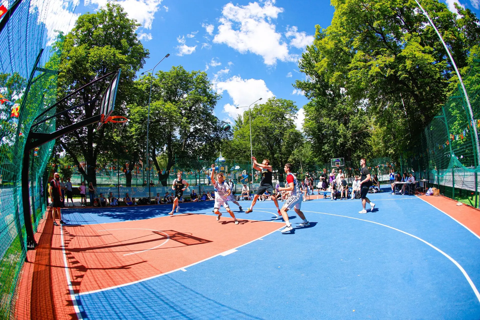 🏀ПОЕДУТ НА СУПЕРФИНАЛ

Мужская команда Курского государственного университета и женская сборная Бел