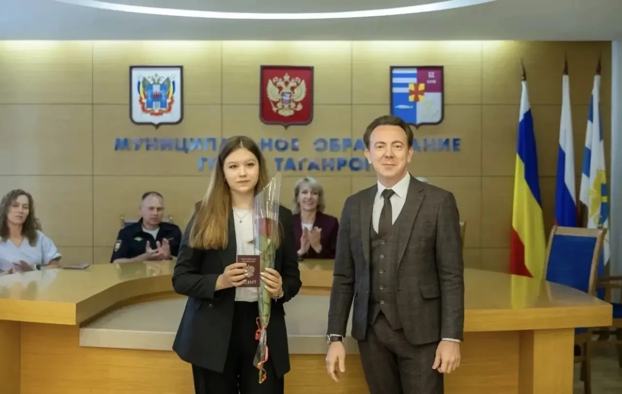 #МАОУСОШ22 | Церемония вручения паспорта 

Ученица 7 «Б» класса Жижина Екатерина стала участницей ва