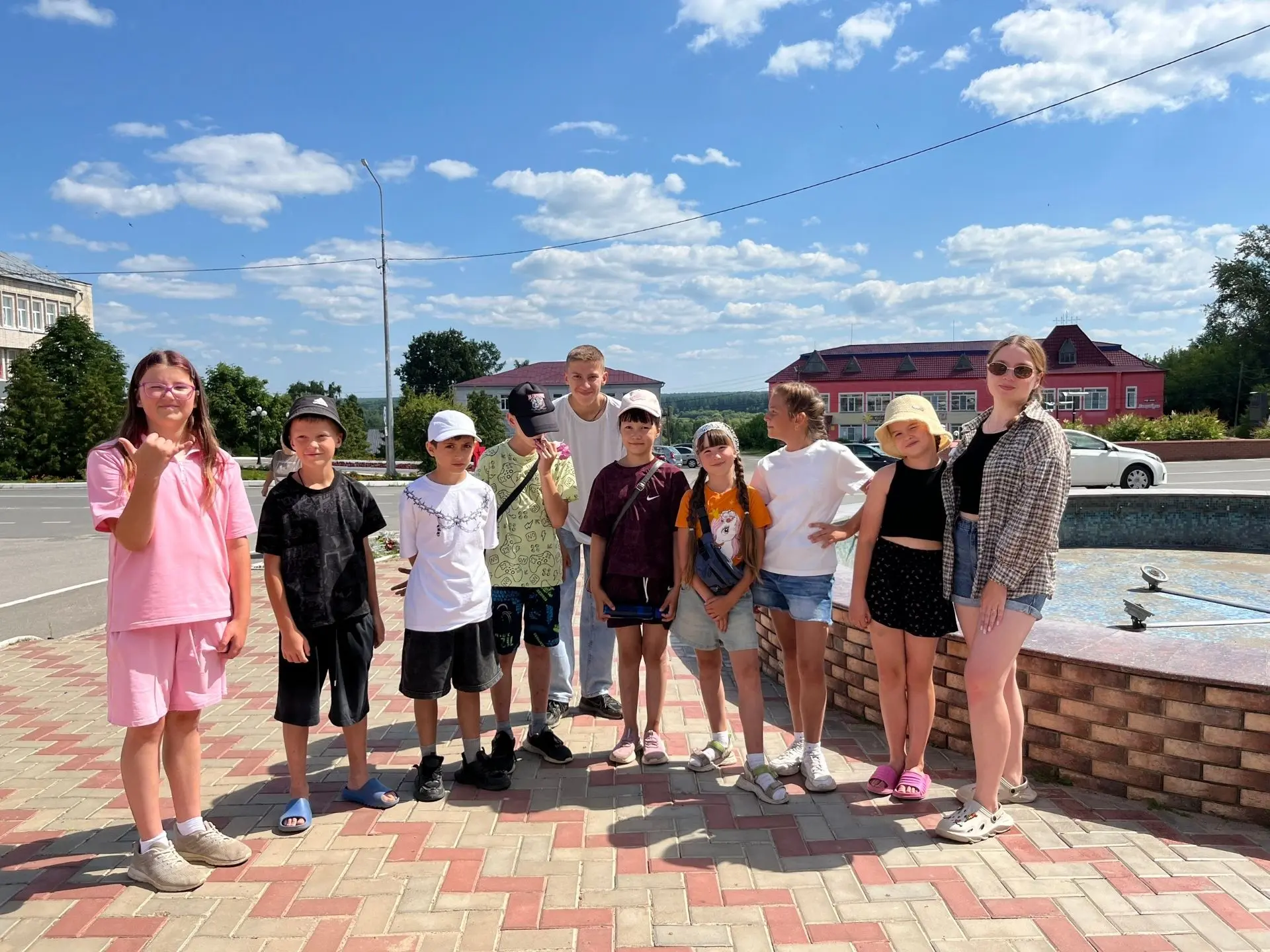 ДВОРОВАЯ ПЛОЩАДКА: ДЕНЬ 14!

Направление: «Открывай страну» 🇷🇺

Понедельник — день тяжёлый? А вот 