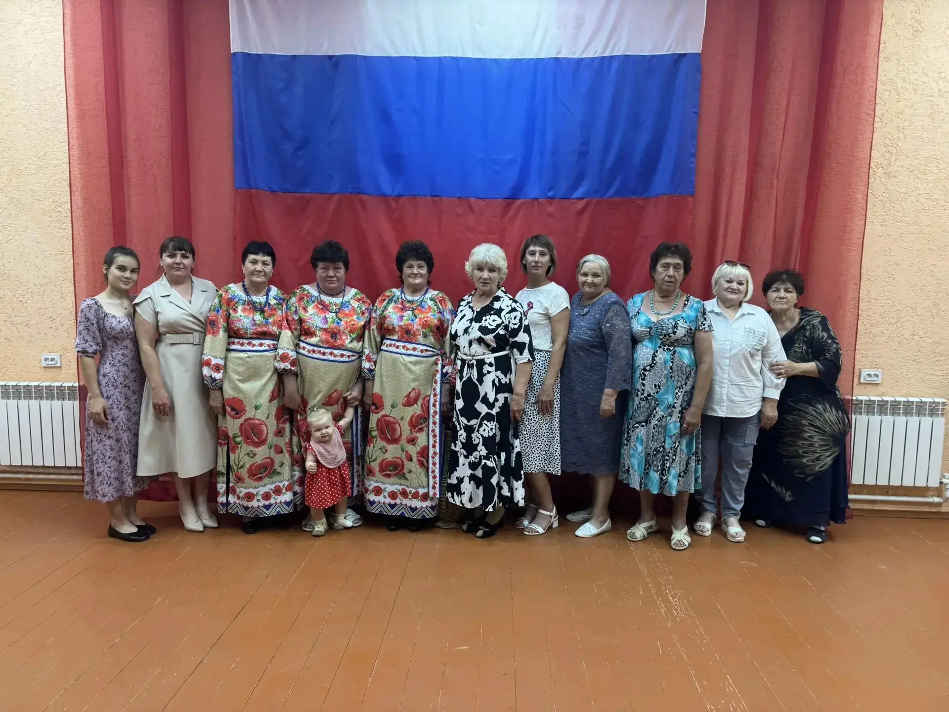 В Савельевском сельском Доме культуры в преддверии Дня России прошла праздничная концертная программ