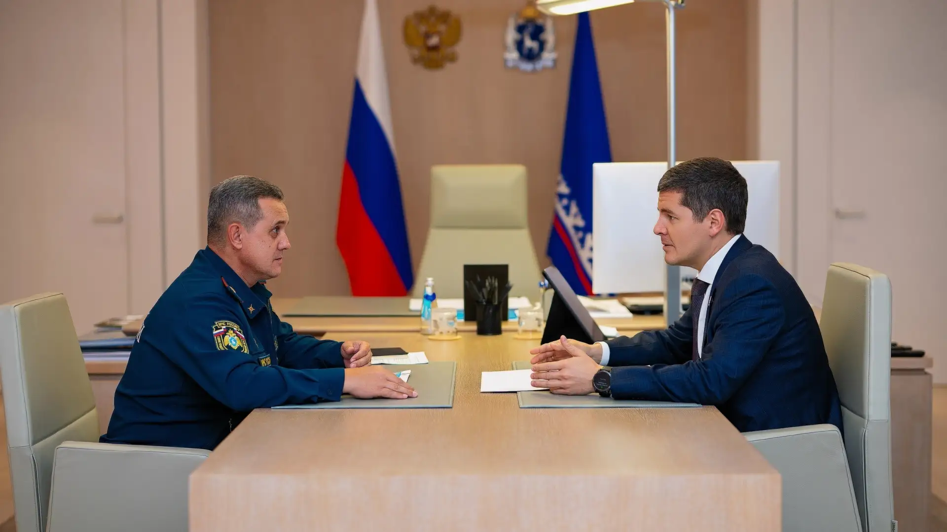 👩‍🚒 Дмитрий Артюхов вместе с Олегом Гилевым обсудили вопросы пожарной безопасности на...