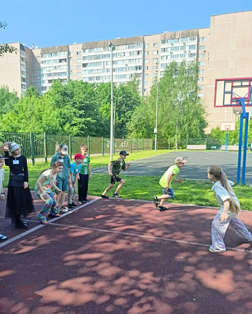 🇬🇧 На последнем в этом учебном году уроке английского языка в 3 «Г» ребята превратились в англичан с