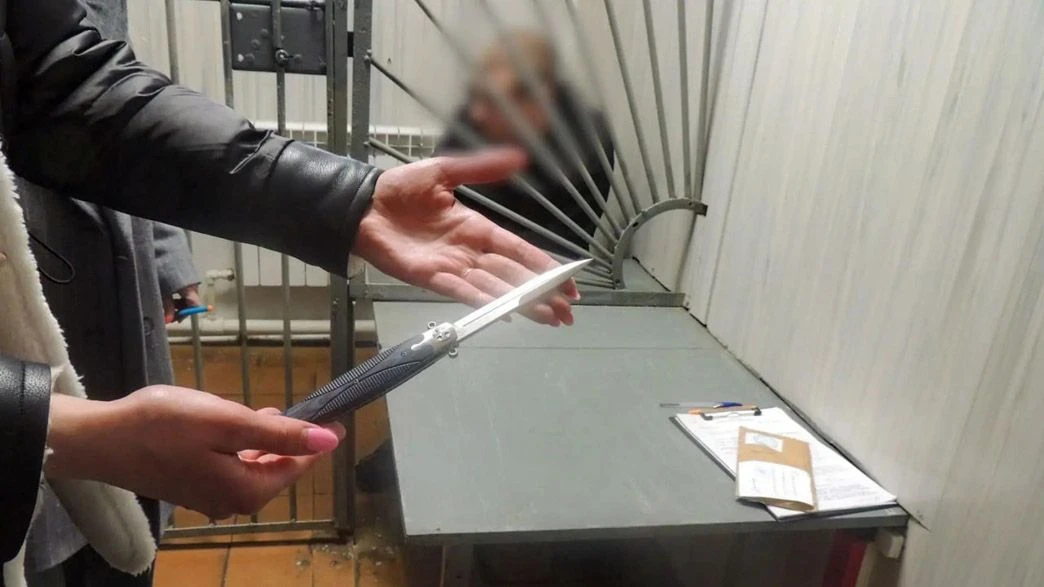 ⚡️ Разрезал мяч и пырнул ножом ребенка в спину. В Вязниках задержали не самого лучшего воспитателя

