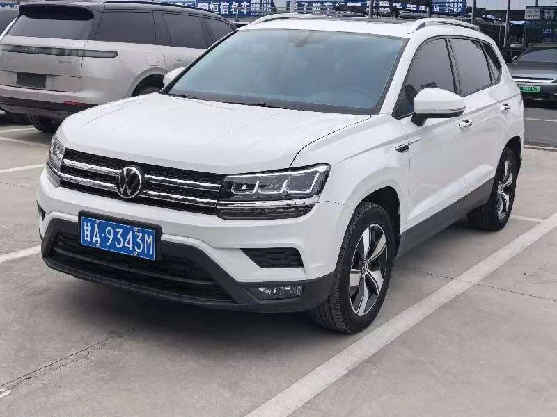 Volkswagen Tharu