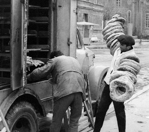 Чуреки - это хлеб, который выпекается в виде лепешки из пресного теста из пшеничной, яч...