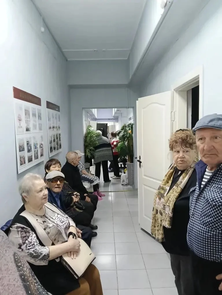 28 мая мобильная бригада медиков Озинской районной больницы работала в поселке «Ветеран...