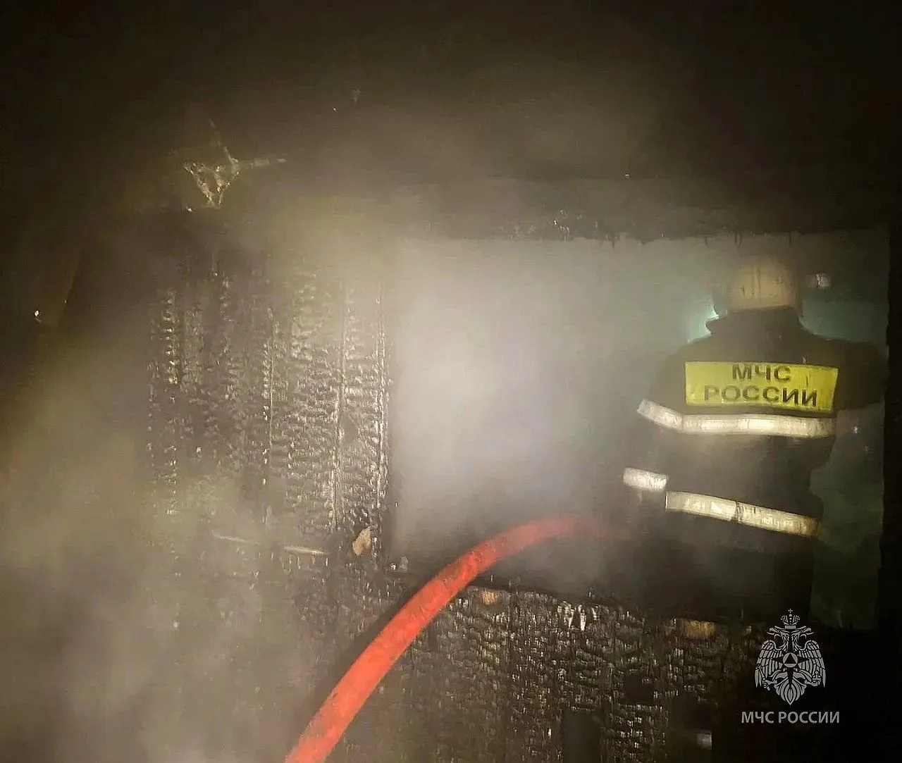 🔥Двухквартирный жилой дом сгорел в Абакане ночью, причиной стало неосторожное обращени...