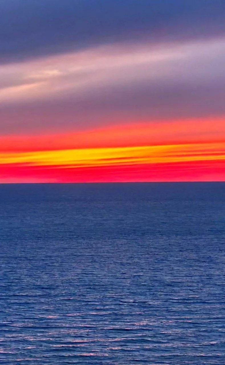 🌅 Волшебный закат вчера сняли в Анапе