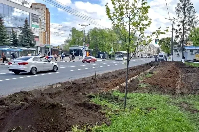 В Чебоксарах на улице К. Маркса модернизируют остановку «Дом торговли»  В городе продолжаются работы