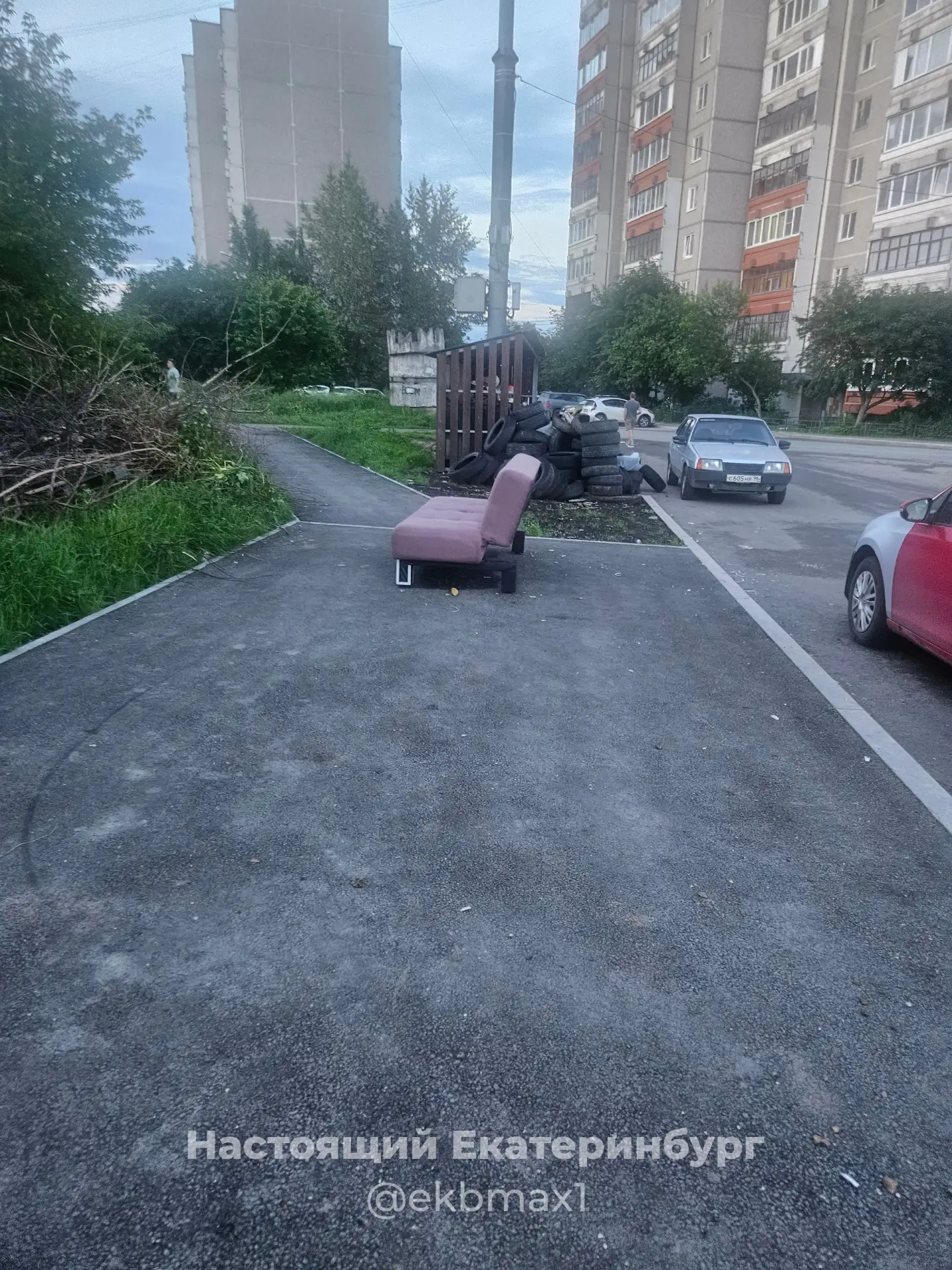 Остановка конечная автобуса 89. Окраинная
