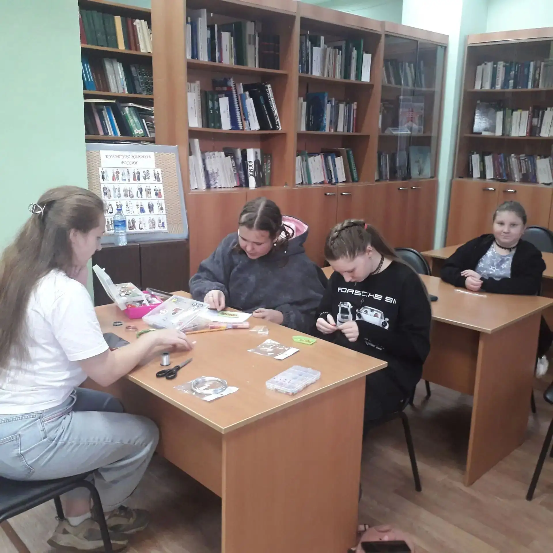 Своими руками.