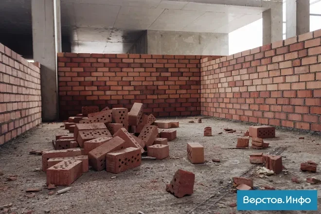 В Челябинской области подполковник получил срок за взятки и дом, построенный за счёт солдат

Подробн
