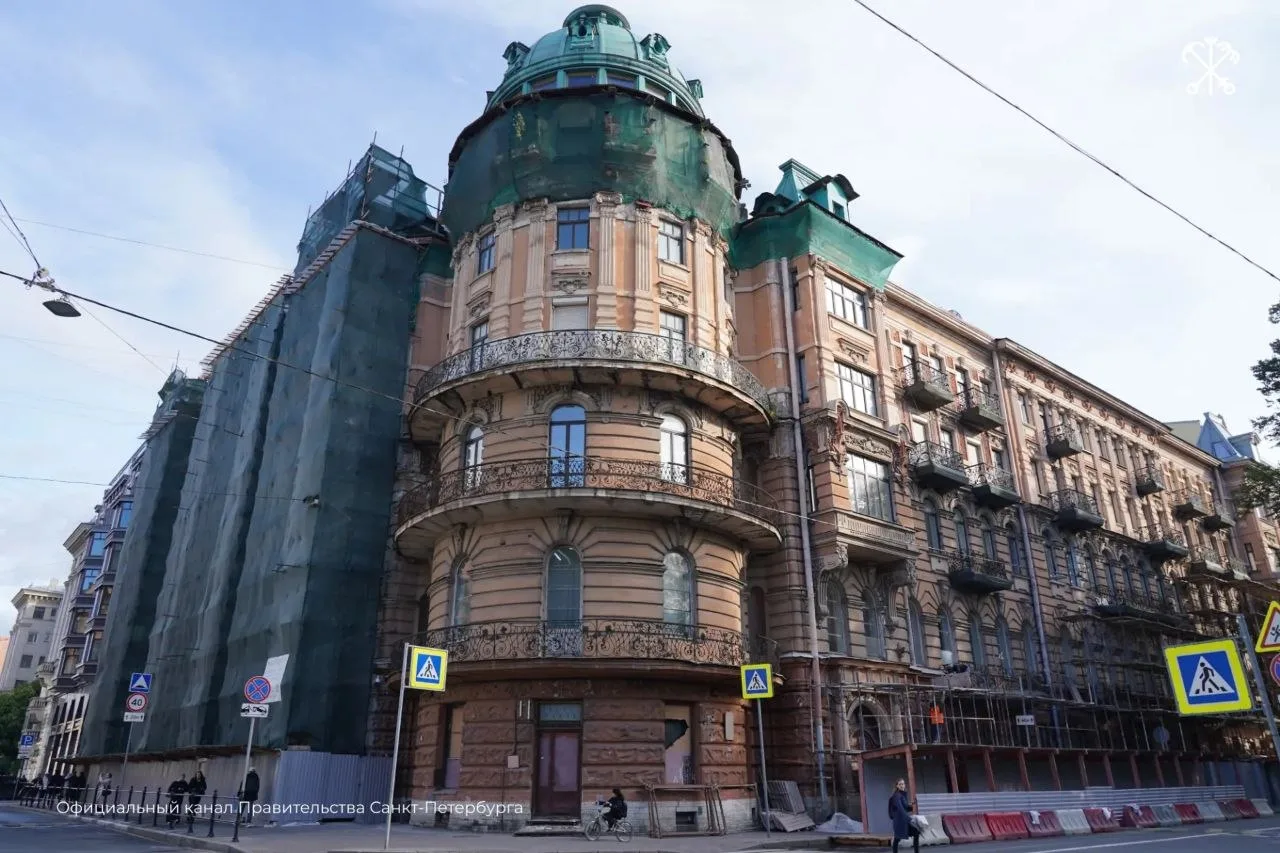 В Петербурге восстанавливают фасады дома Дернова на Таврической, 35, известного как «Башня» Вячеслав