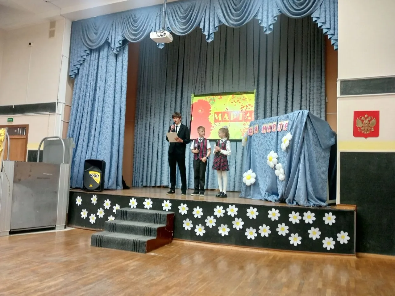 🌸 С любовью и благодарностью – праздничный концерт ко дню 8 Марта в нашей школе! 🌸  Сегодня в нашей 