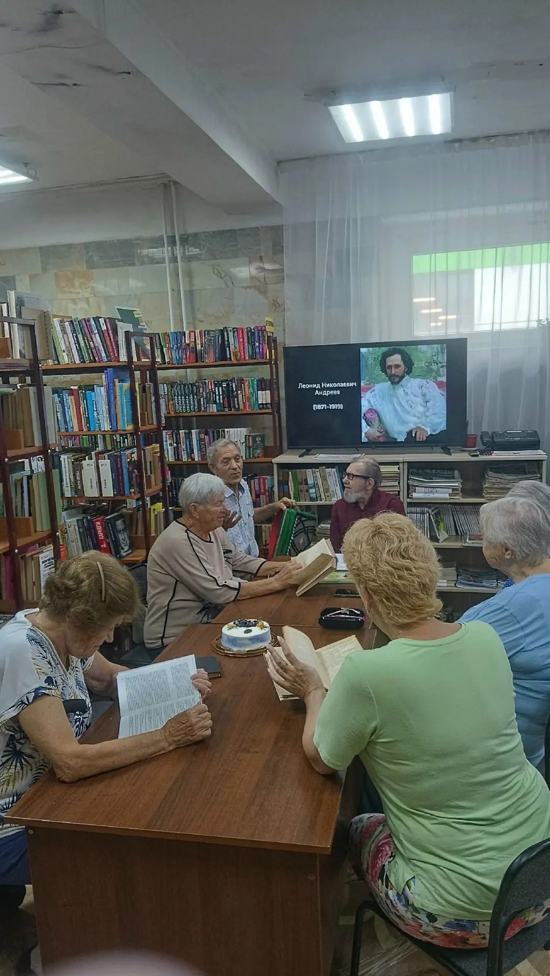 В Библиотеке № 12 состоялась встреча, посвященная 155-летию со дня рождения Леонида Ник...