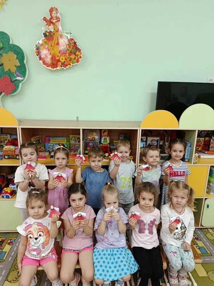 В группе 11 "Солнышко" прошло занятие посвещенное народной игрушке - матрёшке.