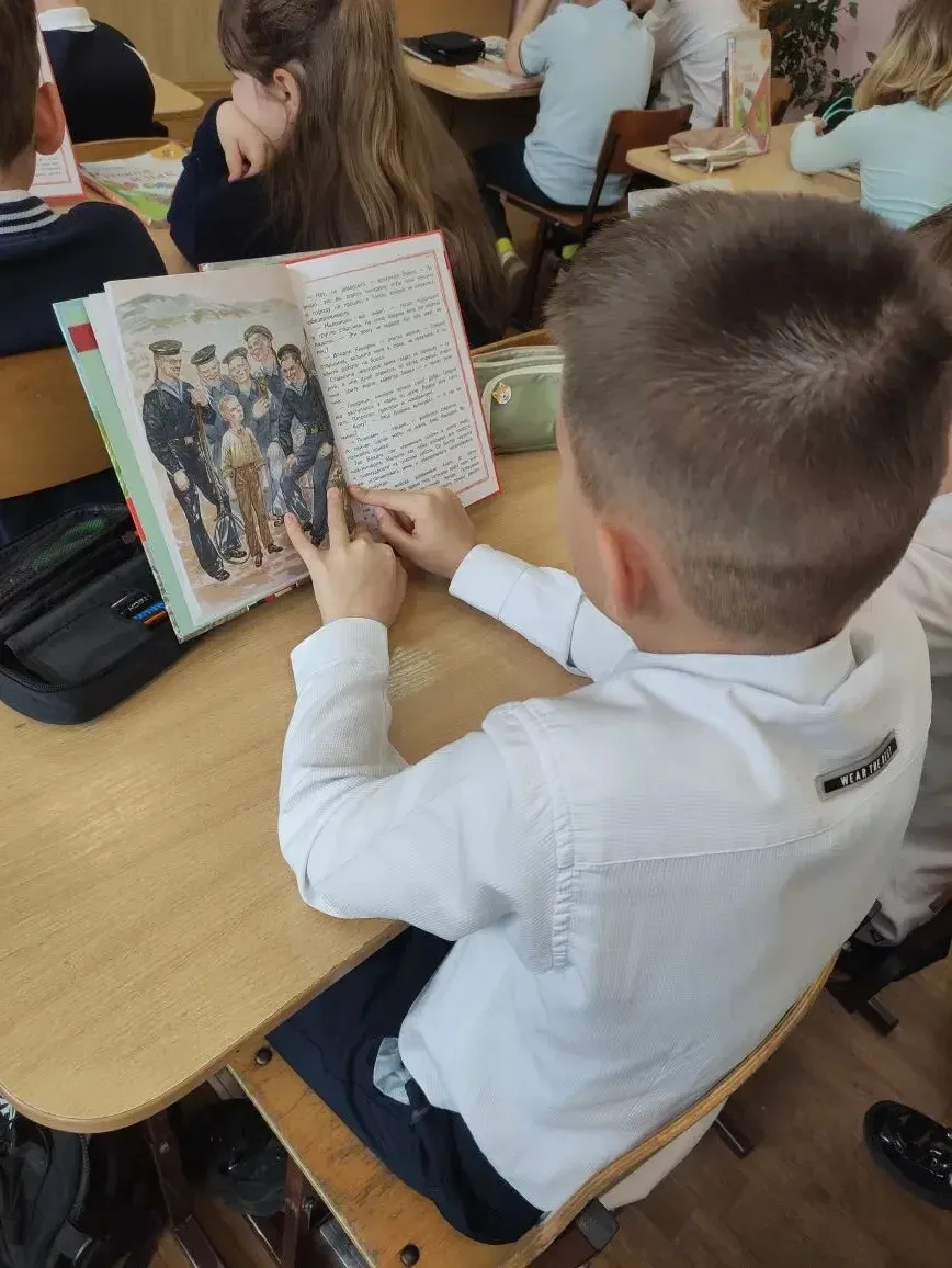 📚 Память жива: знакомство с героями-земляками  Прошли десятилетия со дня Великой Победы, но время не
