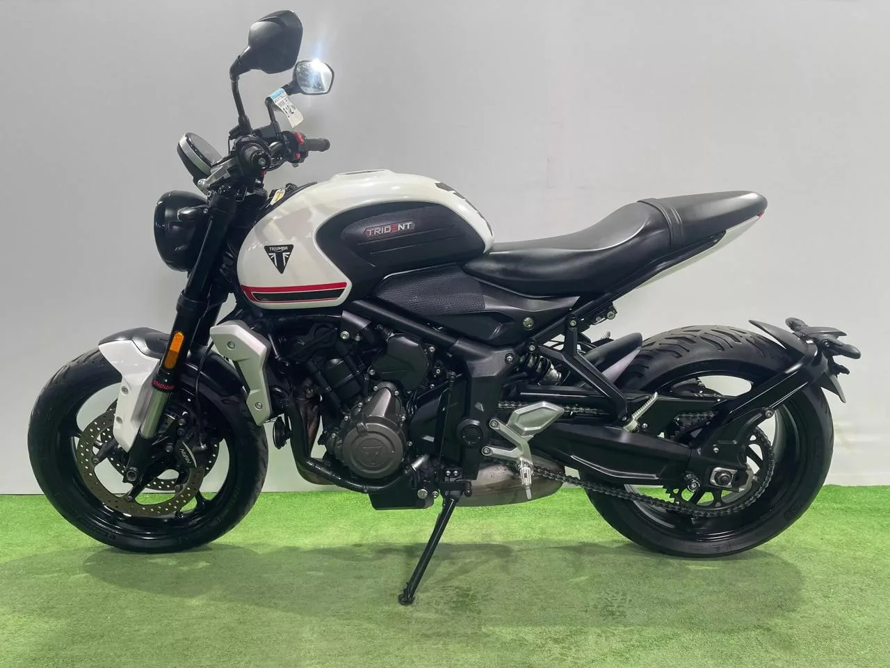TRIUMPH TRIDENT 660 в наличии во Владивостоке  Характеристики:  - 2021 год - объем 660 см3 - Аукцион