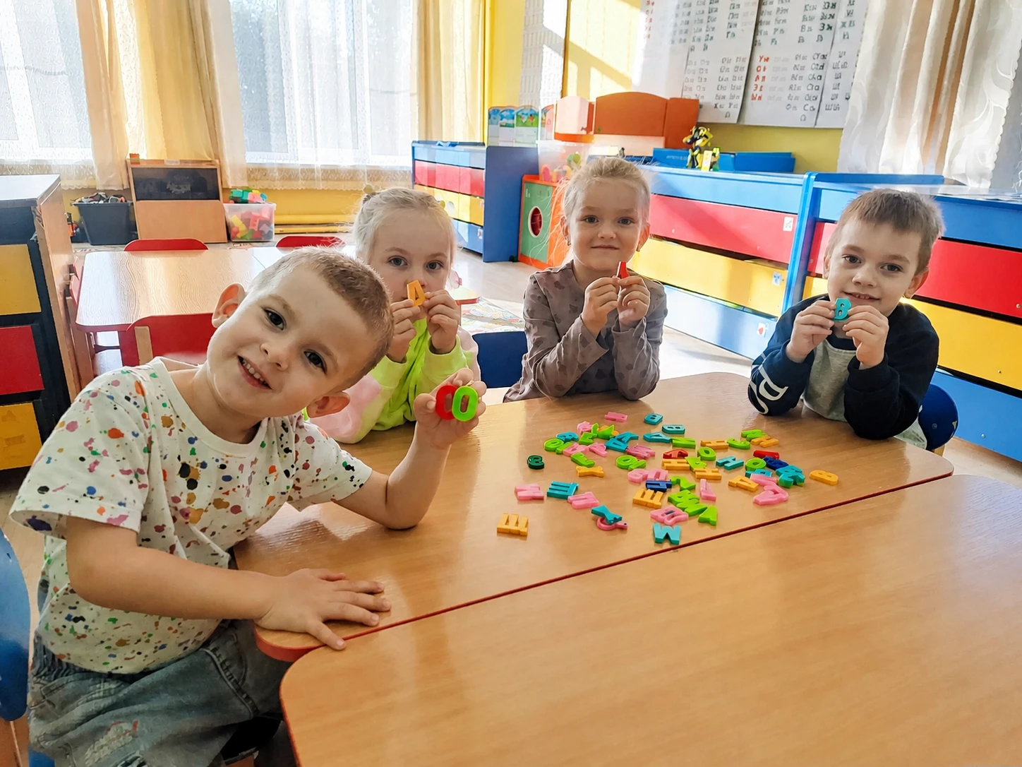 "БУКВЫ ОЖИВАЮТ, А КНИГИ ЗОВУТ В ПРИКЛЮЧЕНИЯ!"