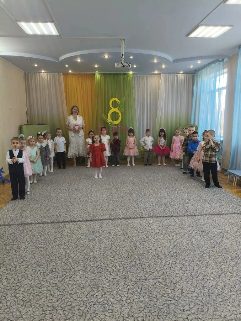 В нашем детском саду прошли чудесные утренники, посвящённые Международному женскому дню...