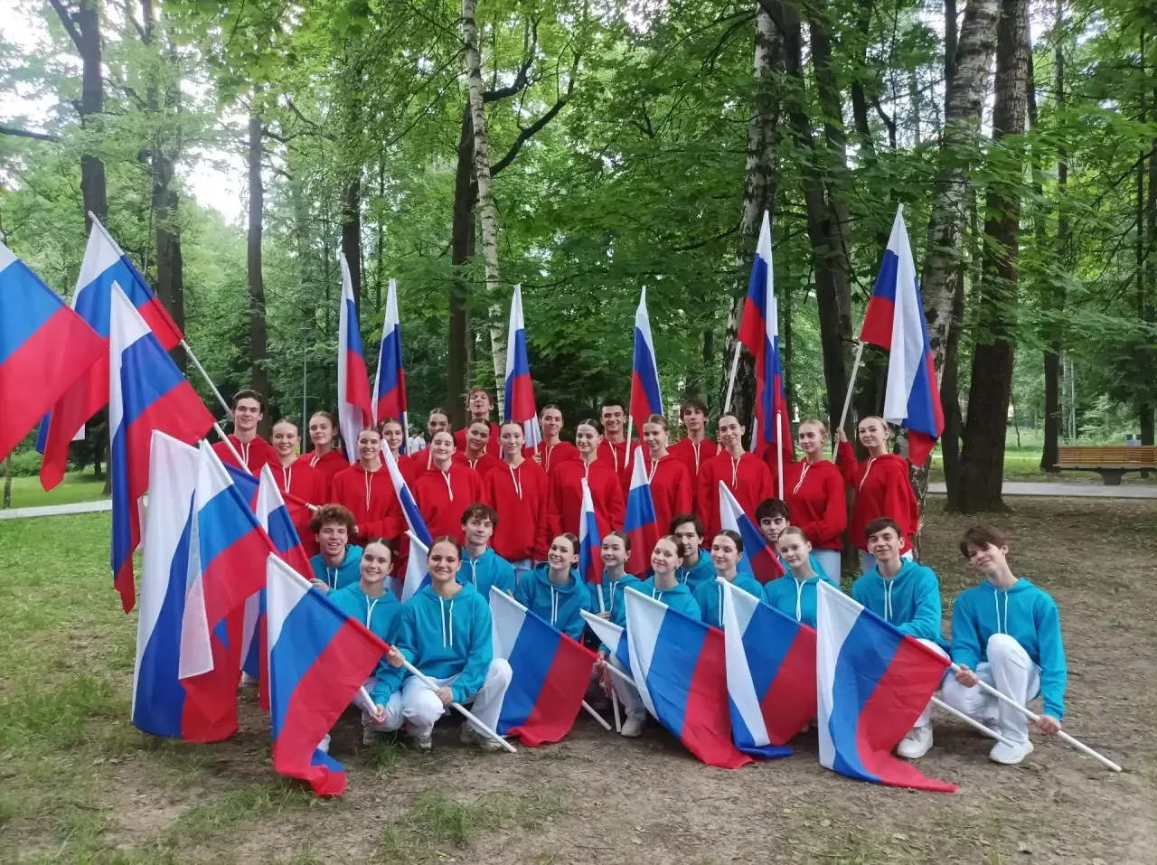 🇷🇺✨ Флаговое дефиле ко Дню России