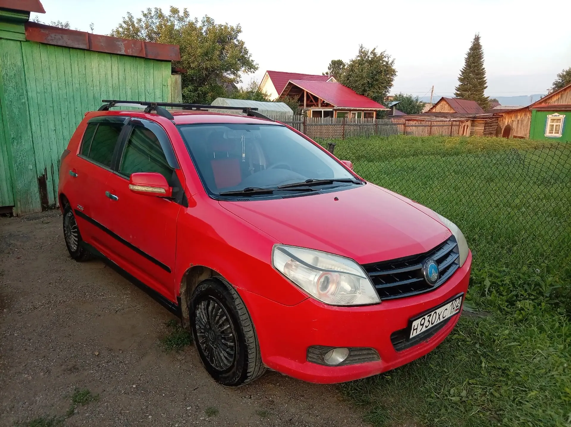 Продам Geely mk cross. 2012год. 2 хозяина. Музыка (саб), гур, кондер. Пробег 199 тыс км...