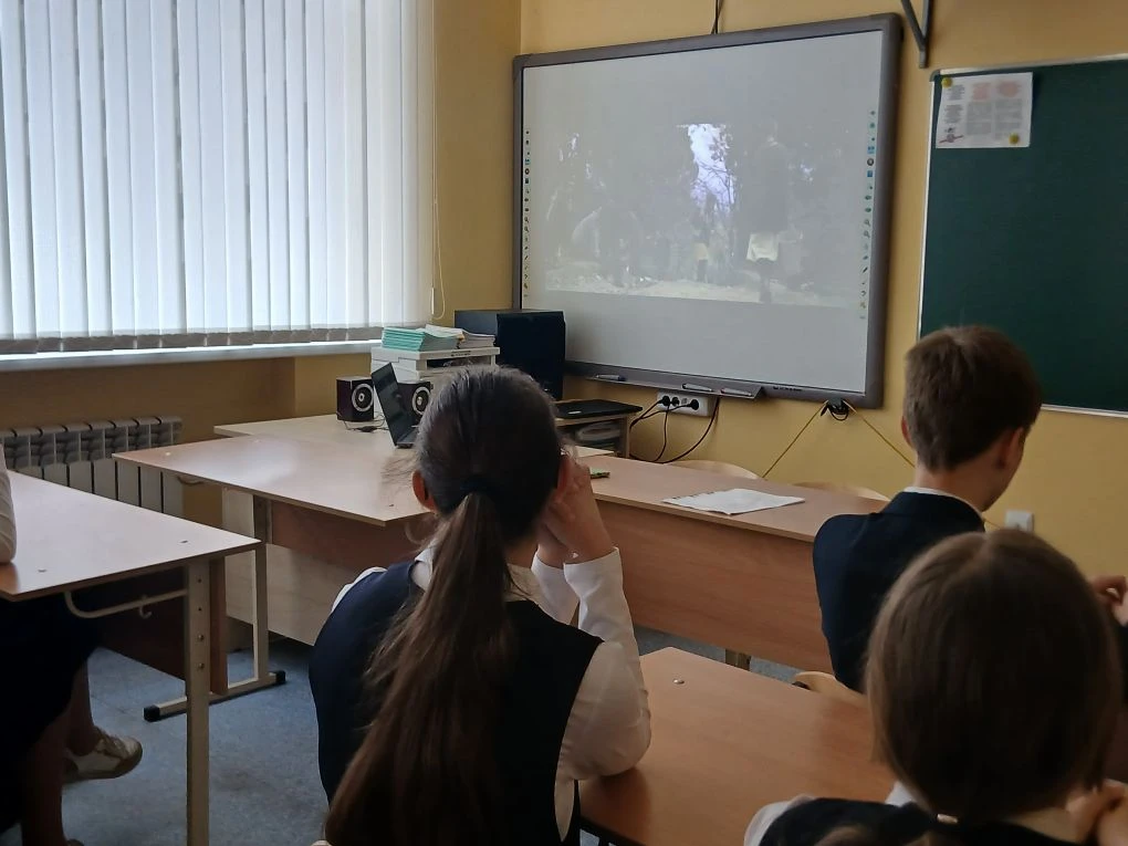 🇷🇺 Смотрим фильм «Красные ленты» в ЦО «Диалог»     Сегодня в рамках Недели памяти и патриотического 