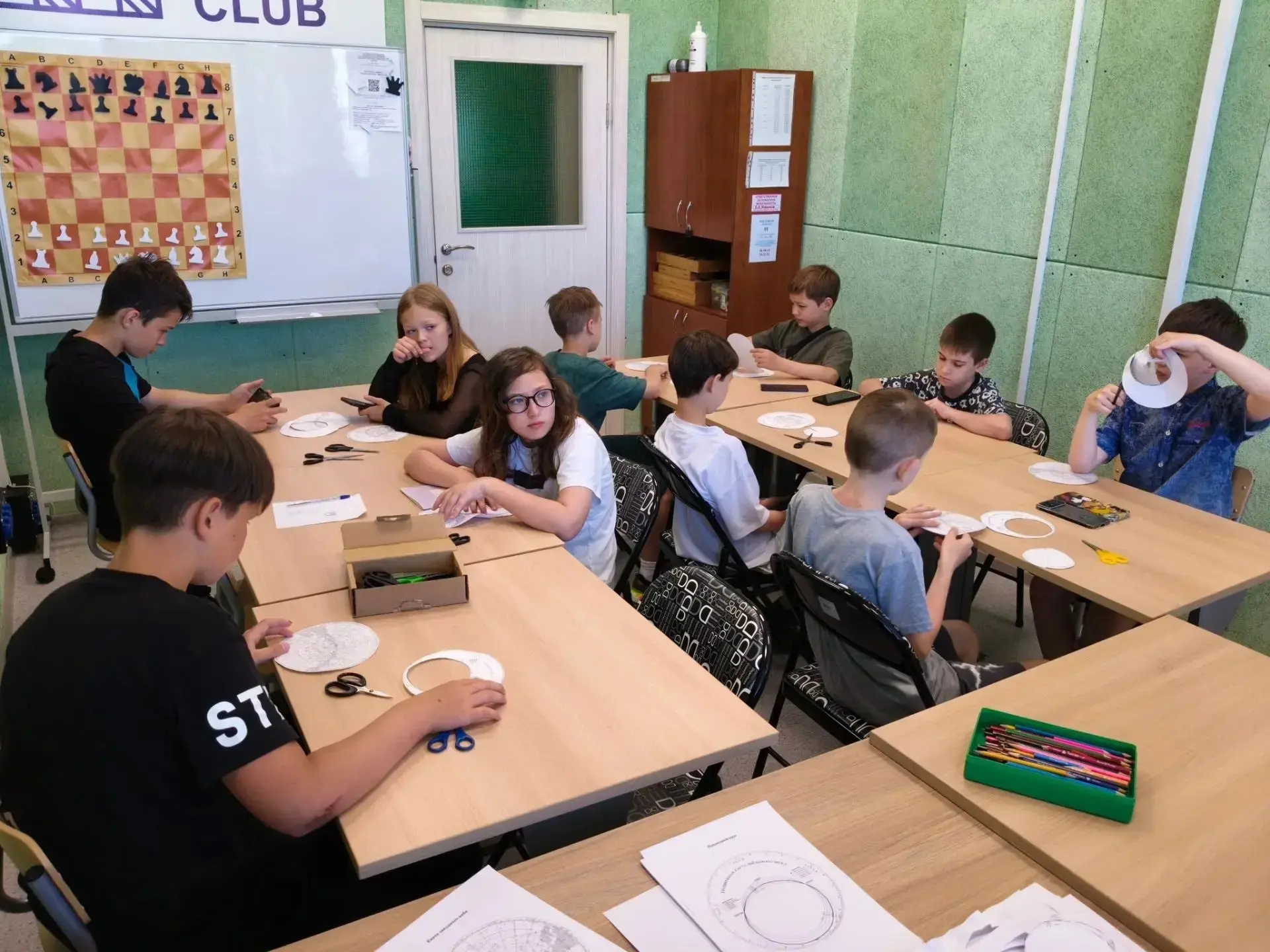 В "Кванториуме" продолжается смена летнего оздоровительного лагеря "IT- мир: создай Будущее!". 

Уже