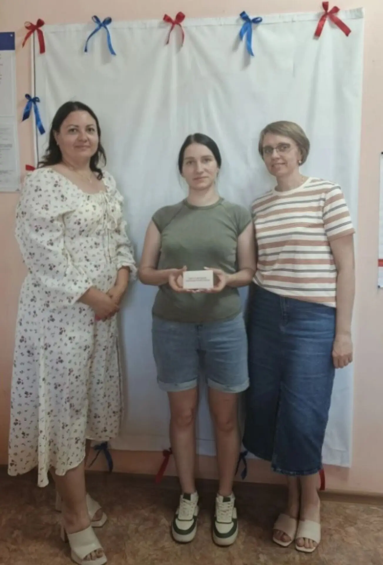 Отдел социальной защиты населения Комаричского района поздравил семью Подкопаевых с важ...
