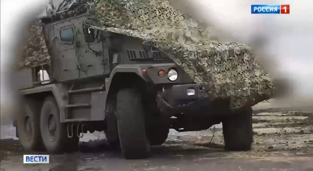 Бронеавтомобиль "Астейс-70202" (также известный как "Патруль 6×6") поступил на вооружен...