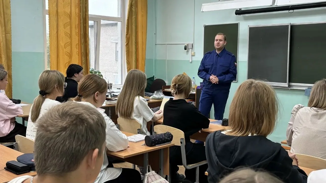 3 сентября в рамках региональной Декады безопасности помощник прокурора Кирилл Артёмови...