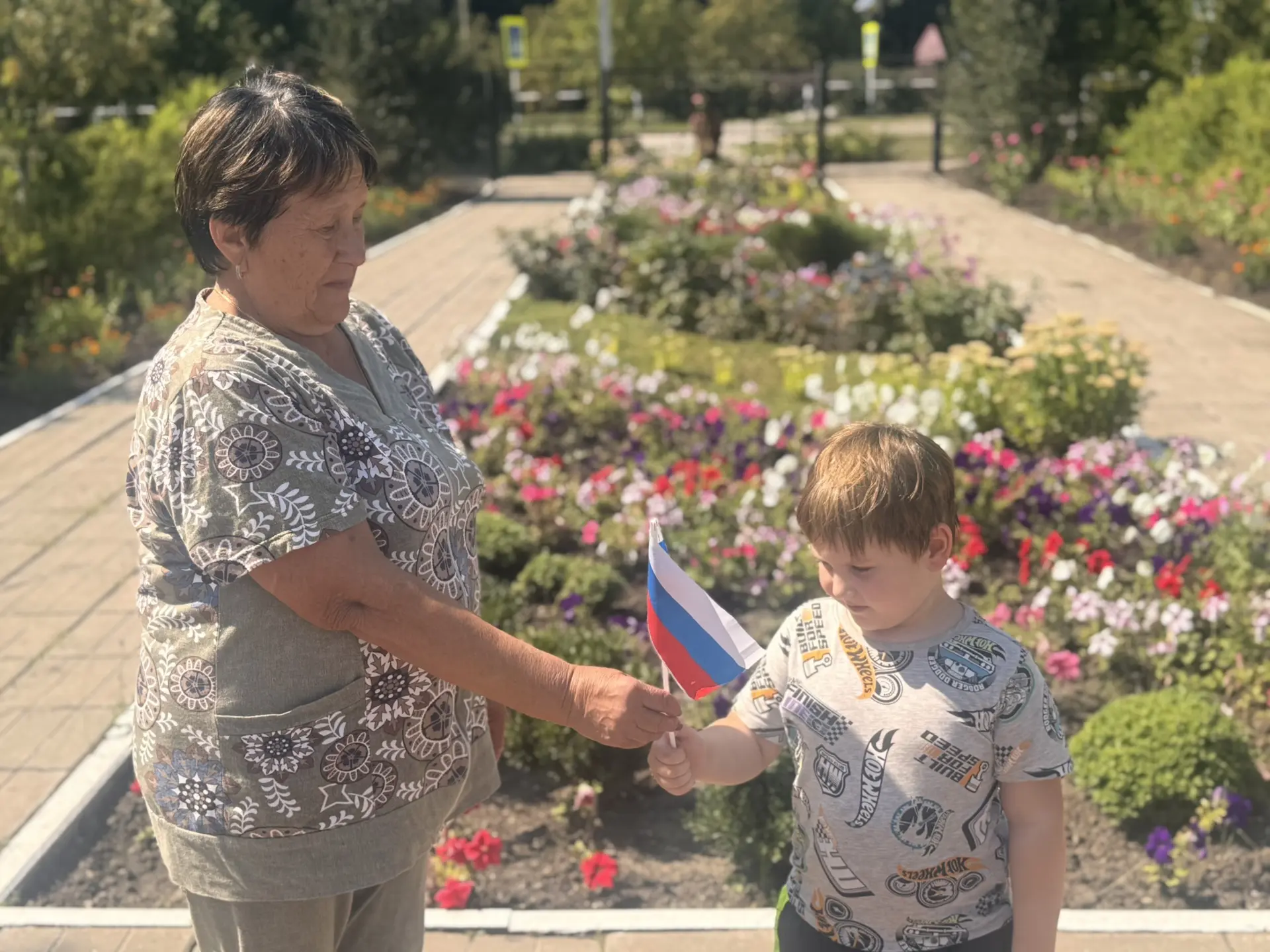 Как объяснить ребенку, что такое патриотизм? Мы решили начать с малого — с любви к госу...