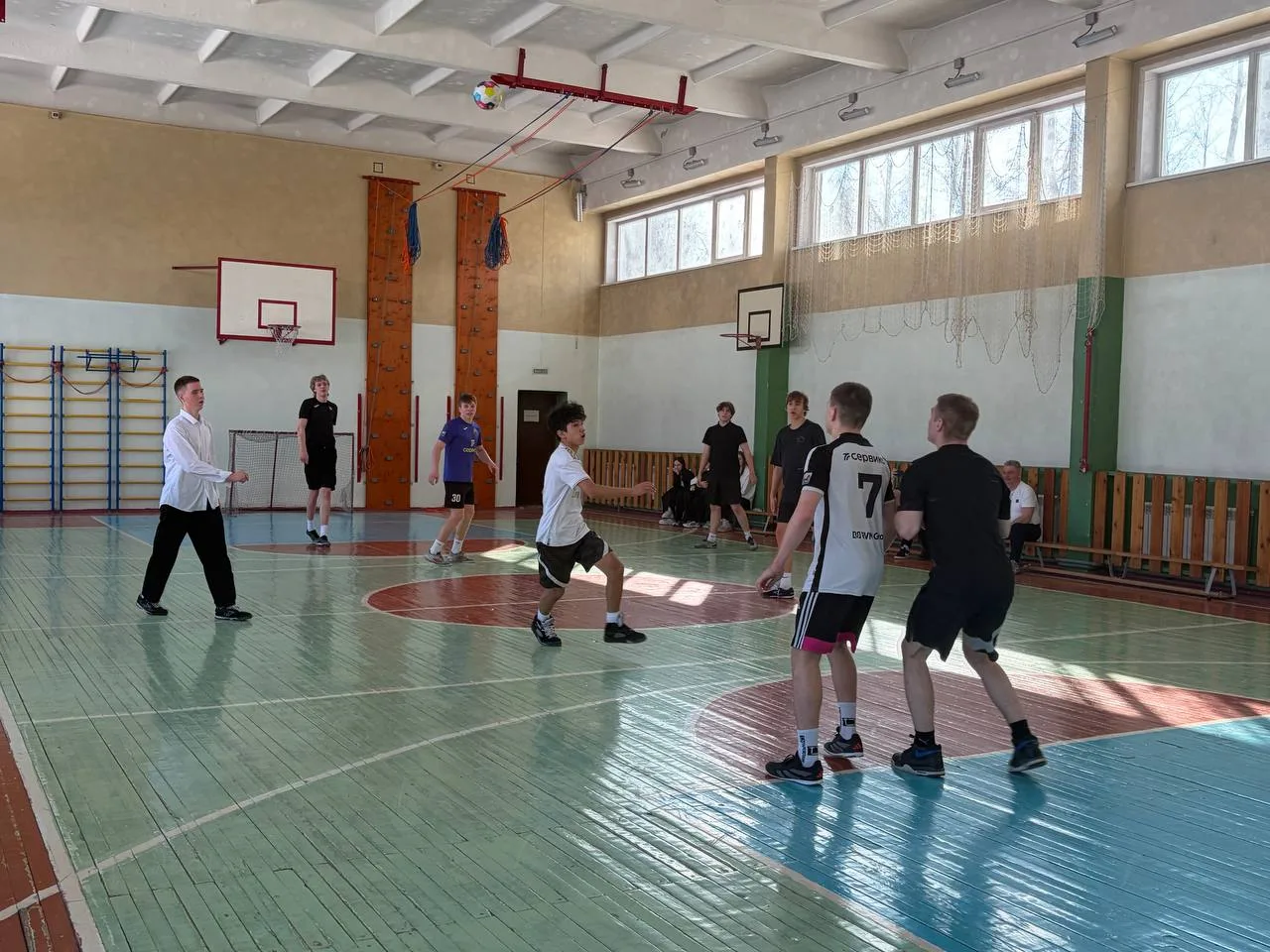 ⚽ 5 марта в рамках профилактической недели «Независимое детство!» прошел товарищеский матч между 10 