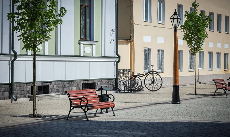 🌳Деревья и кустарники в кадках: озеленяют пешеходные улицы Рыбинска. 

Параллельно с дорожниками в 