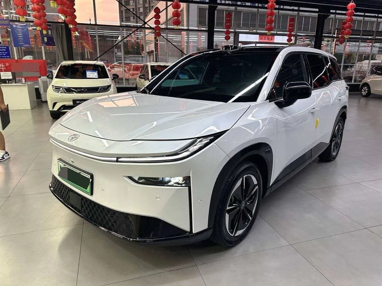 🚨 КИТАЙ ПЕРЕКРЫВАЕТ КИСЛОРОД ЭКСПОРТУ ИНОМАРОК: 90% НОВЫХ TOYOTA, MAZDA И VW МОГУТ ИСЧ...
