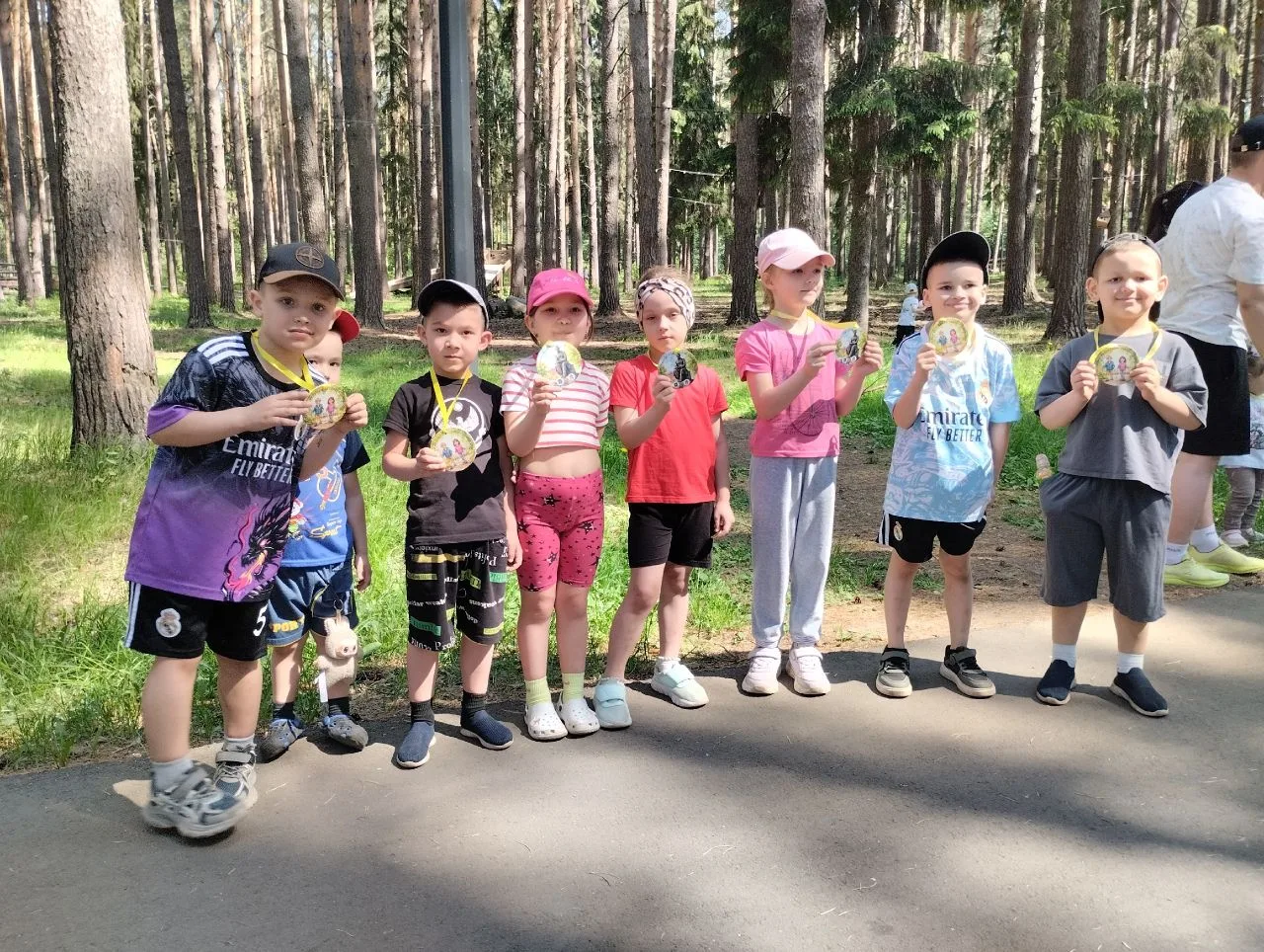 Сегодня  наши маленькие  спортсмены приняли участие  в фестивале Северной ходьбы, который проходил в