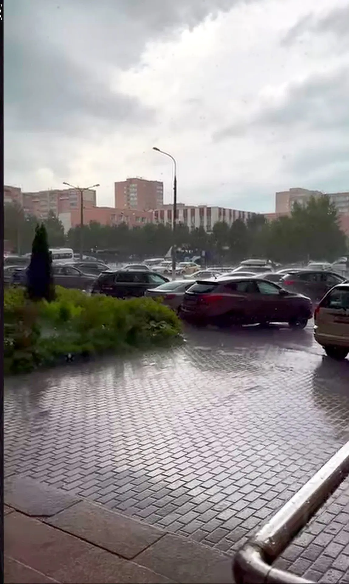 Селятино. 
Сильный ливень 🌧️ накрыл наш район. 
За сутки в Московском регионе выпало более половины