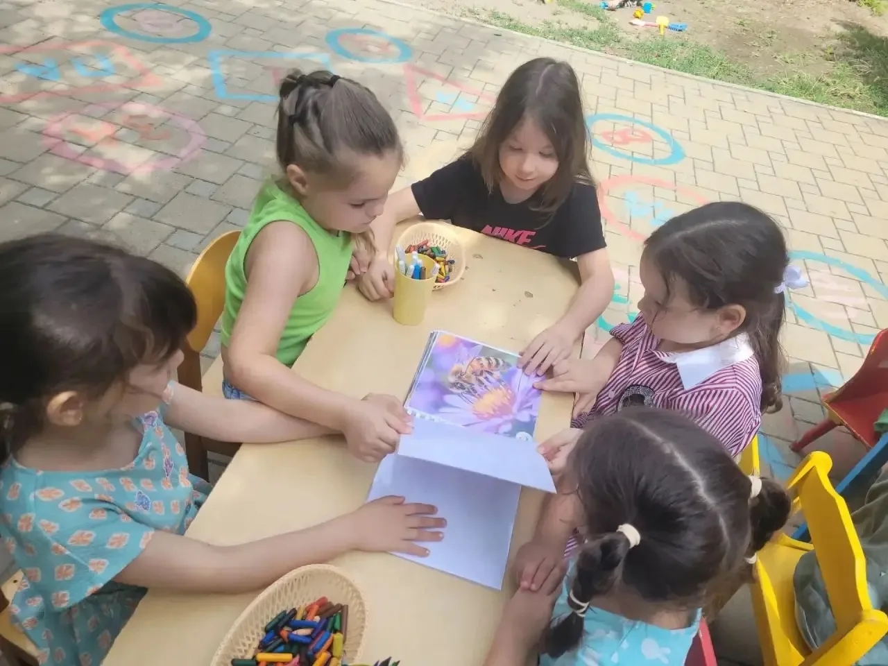 📚Книжки-малышки про насекомых

Ребята из группы "Капельки" познакомились с красочной книгой о насек