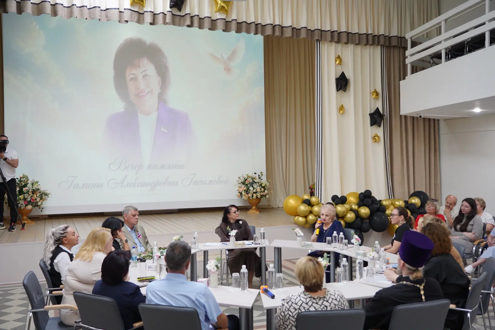 Храня светлую память 🕊️

В школе состоялся вечер памяти, посвящённый Галине Александровне Гасымовой