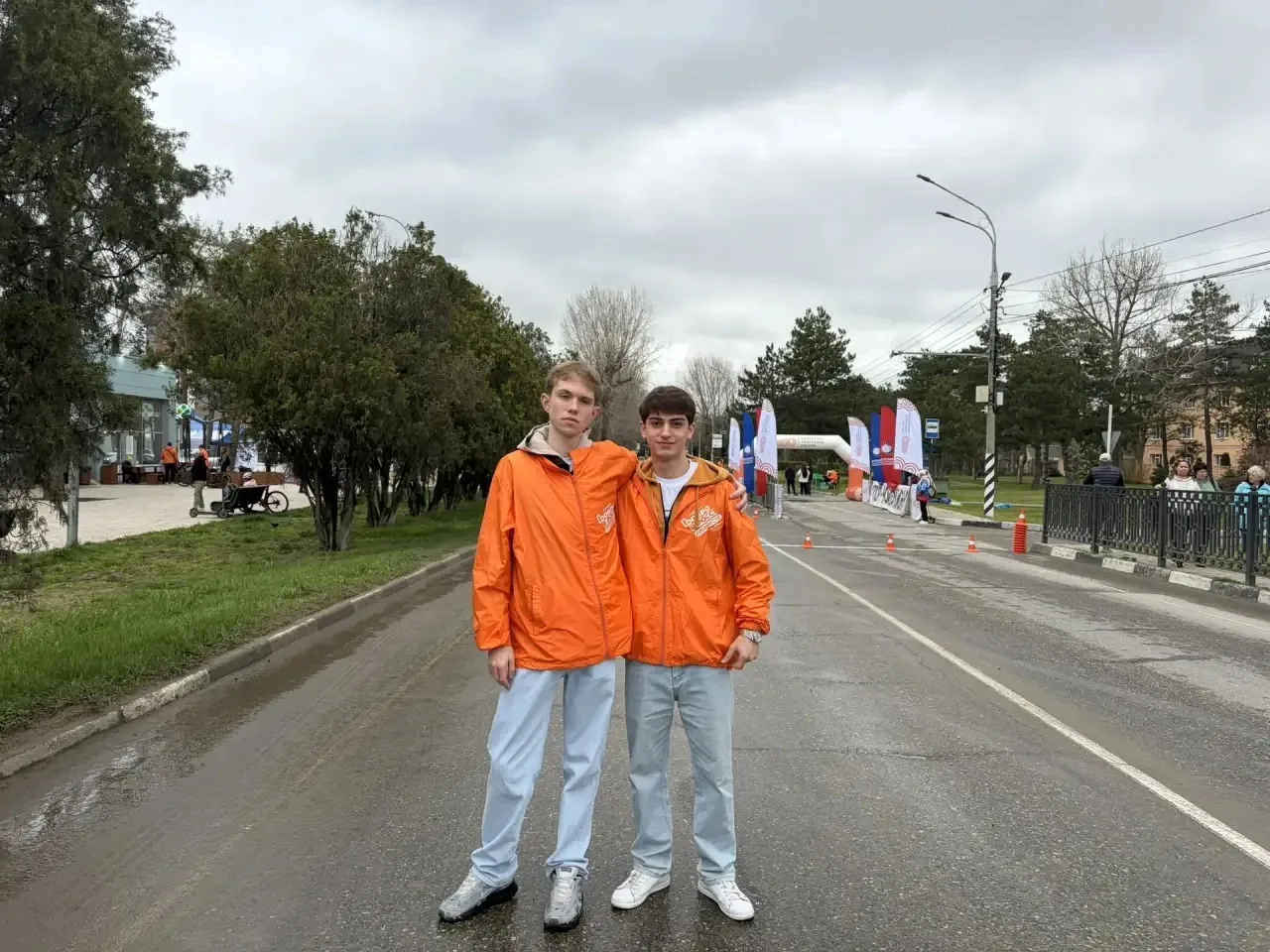 Сегодня студенты Анапского индустриального техникума 🎓 выступают в роли волонтёров на Чемпионате Кра