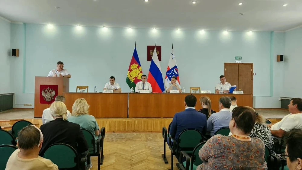 В администрации Лазаревского района состоялась встреча правоохранительных органов с представителями 
