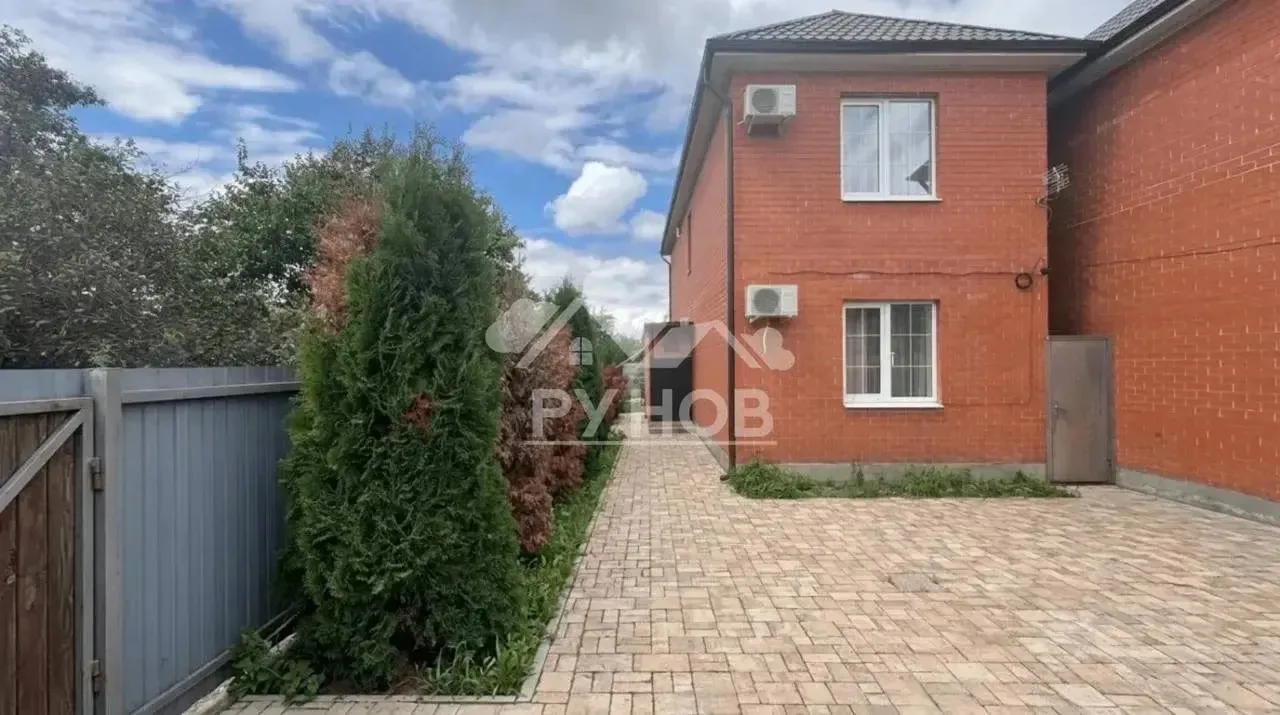 ✔️г. Краснодар, Ростовское шоссе
🏠 Дом 105 м2 (тамбур, 3 спальни, кухня-гостиная, 2 санузла) + терр